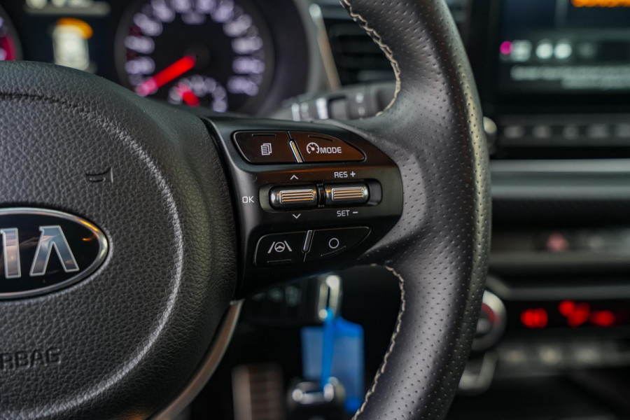 Kia Rio GT line Camera Navigatie Cruise Stuurverw. Stoelverw. Climate Control