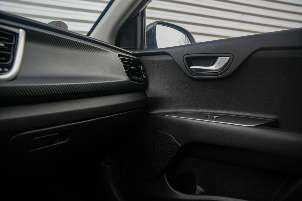 Kia Rio GT line Camera Navigatie Cruise Stuurverw. Stoelverw. Climate Control