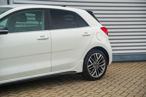 Kia Rio GT line Camera Navigatie Cruise Stuurverw. Stoelverw. Climate Control