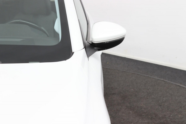 Peugeot 208 1.2 Allure*AUTOM.*ECC*CRUISE*NAVI*CAM*CARPLAY.*