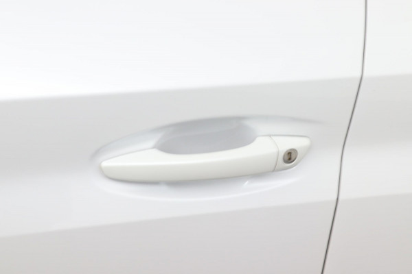 Peugeot 208 1.2 Allure*AUTOM.*ECC*CRUISE*NAVI*CAM*CARPLAY.*