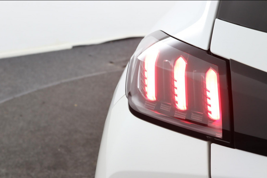 Peugeot 208 1.2 Allure*AUTOM.*ECC*CRUISE*NAVI*CAM*CARPLAY.*