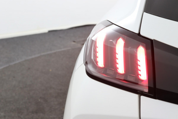 Peugeot 208 1.2 Allure*AUTOM.*ECC*CRUISE*NAVI*CAM*CARPLAY.*