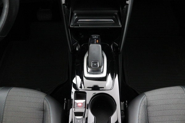 Peugeot 208 1.2 Allure*AUTOM.*ECC*CRUISE*NAVI*CAM*CARPLAY.*