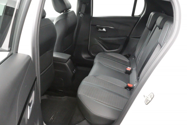 Peugeot 208 1.2 Allure*AUTOM.*ECC*CRUISE*NAVI*CAM*CARPLAY.*