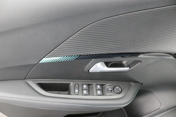 Peugeot 208 1.2 Allure*AUTOM.*ECC*CRUISE*NAVI*CAM*CARPLAY.*