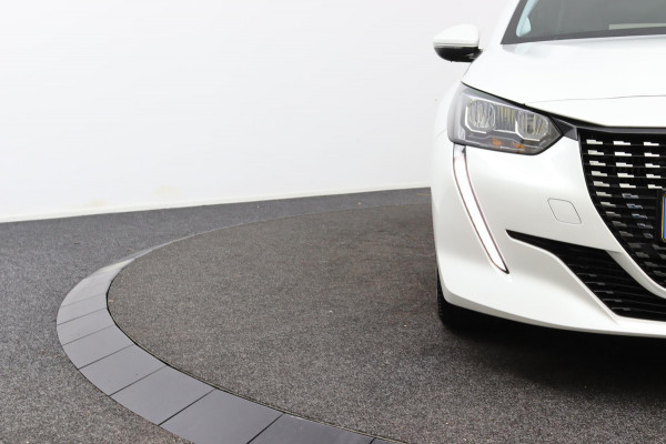 Peugeot 208 1.2 Allure*AUTOM.*ECC*CRUISE*NAVI*CAM*CARPLAY.*