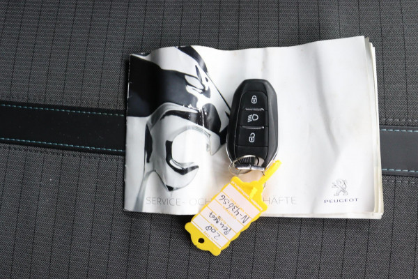 Peugeot 208 1.2 Allure*AUTOM.*ECC*CRUISE*NAVI*CAM*CARPLAY.*