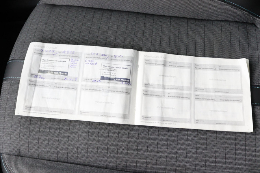 Peugeot 208 1.2 Allure*AUTOM.*ECC*CRUISE*NAVI*CAM*CARPLAY.*