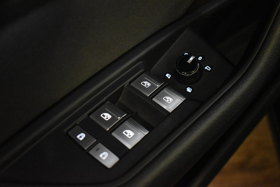 Audi e-tron 50 QUATTRO BUSINESS EDITION 71 kWh CAMERA/MEMORY/LUCHTVERING