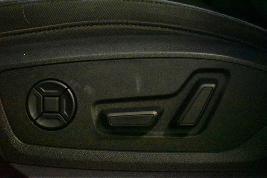 Audi e-tron 50 QUATTRO BUSINESS EDITION 71 kWh CAMERA/MEMORY/LUCHTVERING