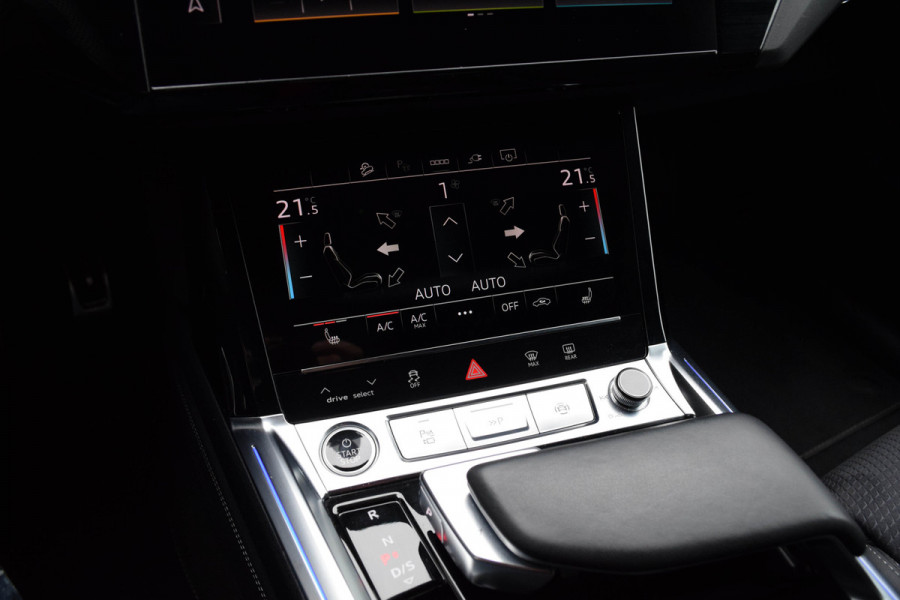 Audi Q8 e-tron 55 Quattro / 2x S-line/ Luchtvering/ Standkachel/ Top View/ Trekhaak/ Panoramadak/ 300kW (408PK)