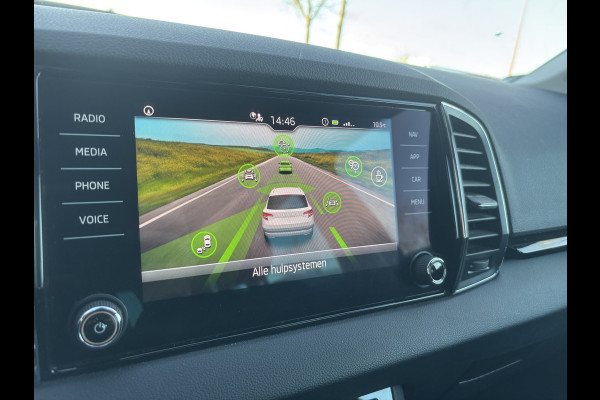 Škoda Karoq 1.5 TSI ACT Business | Stuurverwarming | Apple Carplay | Parkeer Sensoren | Cruise