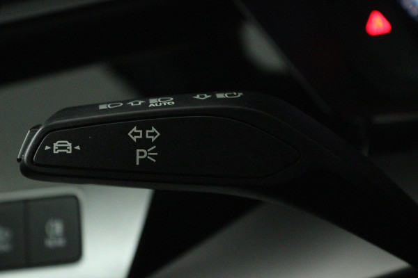 Audi A3 Sportback 30 TFSI Advanced edition (LANE-ASSIST, NAVIGATIE, CRUISE CONTROL ADAPTIEF, AUTOMAAT, PARKEERSENSOREN)