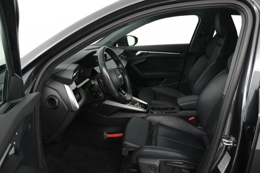 Audi A3 Sportback 30 TFSI Advanced edition (LANE-ASSIST, NAVIGATIE, CRUISE CONTROL ADAPTIEF, AUTOMAAT, PARKEERSENSOREN)