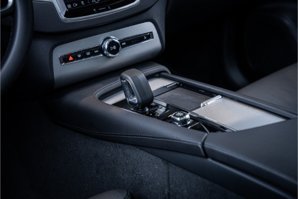 Volvo XC90 2.0 T8 Plug-in hybrid AWD Ultra Bright - Panorama l H&K | 360 Camera | Memory | Stuur & Stoelverwarming