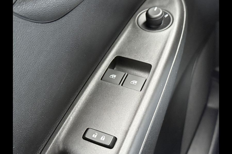 Opel KARL BWJ 2018 | 1.0 75PK Rocks Online Ed | LEER | STOEL&STUURWIEL VERW | NAVI | AIRCO | CARPLAY | PRIVACY GLASS | CRUISE