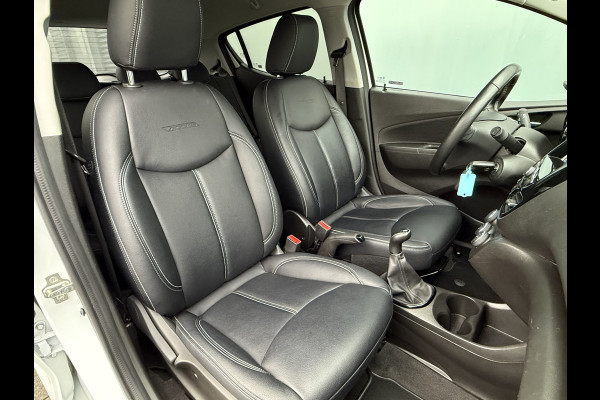 Opel KARL BWJ 2018 | 1.0 75PK Rocks Online Ed | LEER | STOEL&STUURWIEL VERW | NAVI | AIRCO | CARPLAY | PRIVACY GLASS | CRUISE
