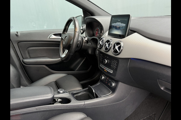 Mercedes-Benz B-Klasse BWJ 2018 | 200 Ambition 157PK AUTOMAAT | TREKHAAK | LEER | 2X PANO DAK | PDC 2X | NAVI | CLIMA | STOELVERW | CRUISE