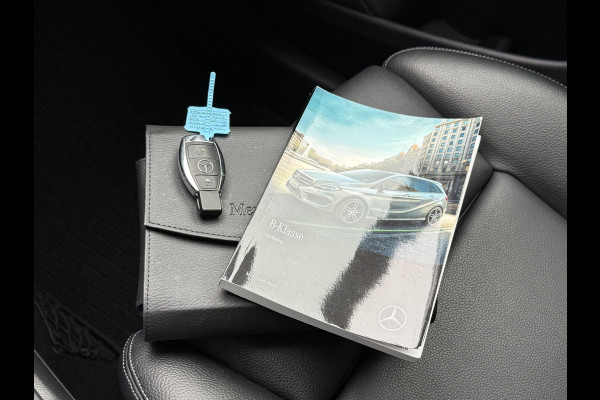 Mercedes-Benz B-Klasse BWJ 2018 | 200 Ambition 157PK AUTOMAAT | TREKHAAK | LEER | 2X PANO DAK | PDC 2X | NAVI | CLIMA | STOELVERW | CRUISE