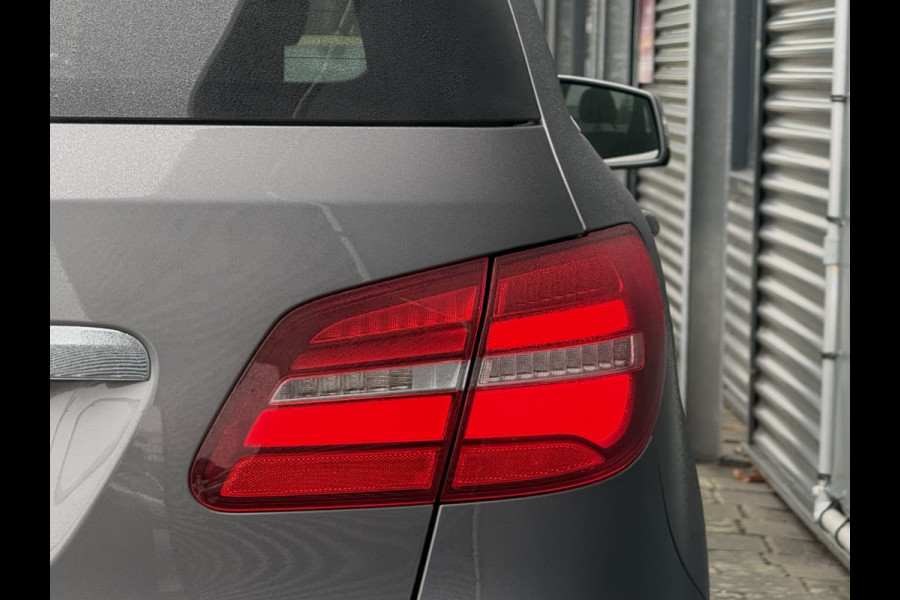 Mercedes-Benz B-Klasse BWJ 2018 | 200 Ambition 157PK AUTOMAAT | TREKHAAK | LEER | 2X PANO DAK | PDC 2X | NAVI | CLIMA | STOELVERW | CRUISE