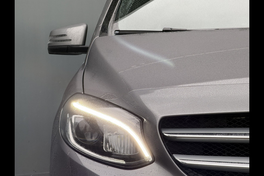 Mercedes-Benz B-Klasse BWJ 2018 | 200 Ambition 157PK AUTOMAAT | TREKHAAK | LEER | 2X PANO DAK | PDC 2X | NAVI | CLIMA | STOELVERW | CRUISE