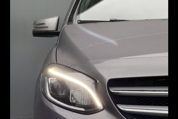 Mercedes-Benz B-Klasse BWJ 2018 | 200 Ambition 157PK AUTOMAAT | TREKHAAK | LEER | 2X PANO DAK | PDC 2X | NAVI | CLIMA | STOELVERW | CRUISE