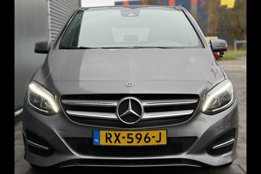 Mercedes-Benz B-Klasse BWJ 2018 | 200 Ambition 157PK AUTOMAAT | TREKHAAK | LEER | 2X PANO DAK | PDC 2X | NAVI | CLIMA | STOELVERW | CRUISE