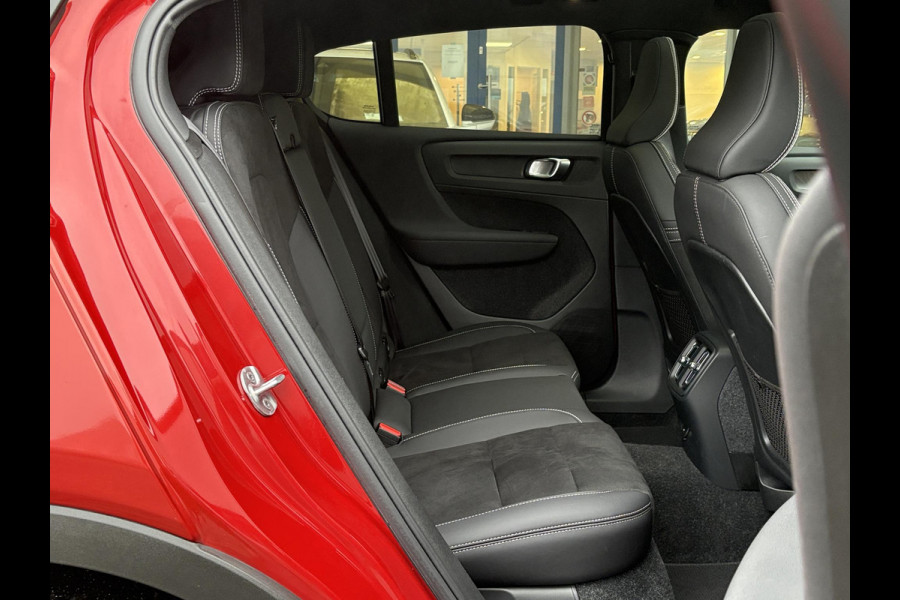 Volvo C40 Recharge Plus 69 kWh | Panoramadak | Adaptive cruise control | Stoel- & Stuurverwarming | Camera