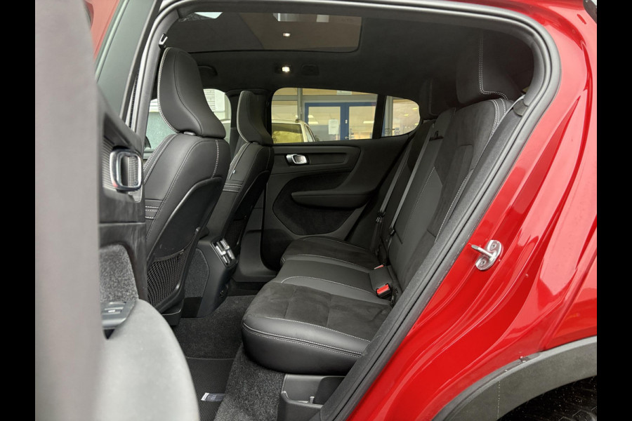Volvo C40 Recharge Plus 69 kWh | Panoramadak | Adaptive cruise control | Stoel- & Stuurverwarming | Camera