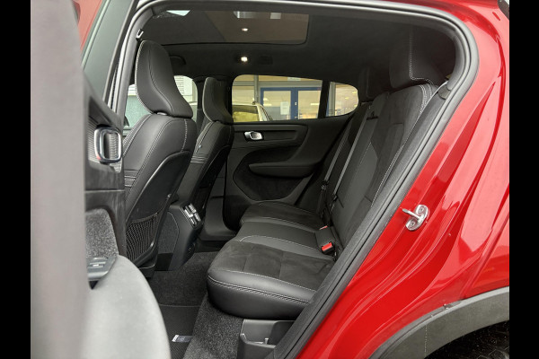 Volvo C40 Recharge Plus 69 kWh | Panoramadak | Adaptive cruise control | Stoel- & Stuurverwarming | Camera