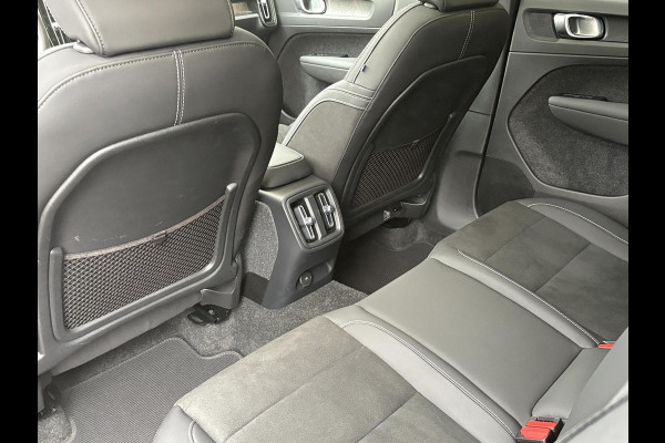 Volvo C40 Recharge Plus 69 kWh | Panoramadak | Adaptive cruise control | Stoel- & Stuurverwarming | Camera