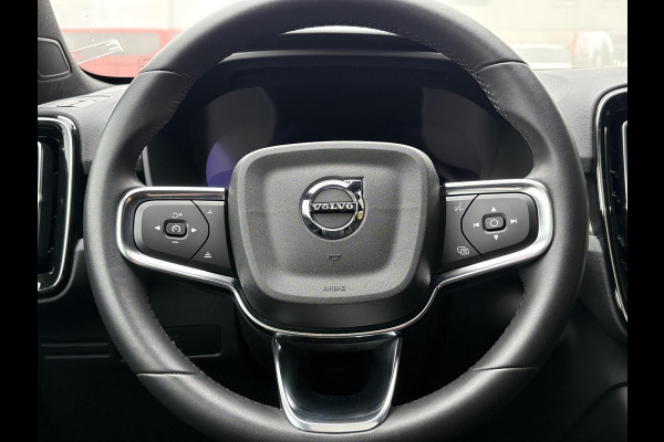 Volvo C40 Recharge Plus 69 kWh | Panoramadak | Adaptive cruise control | Stoel- & Stuurverwarming | Camera