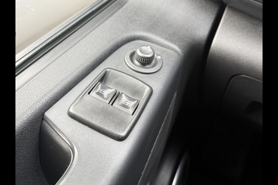 Renault Trafic 2.0 dCi 170PK Automaat T29 L2H1 DC 6-pers 2x schuifdeur Luxe | Trekhaak | Camera | LED | Navi