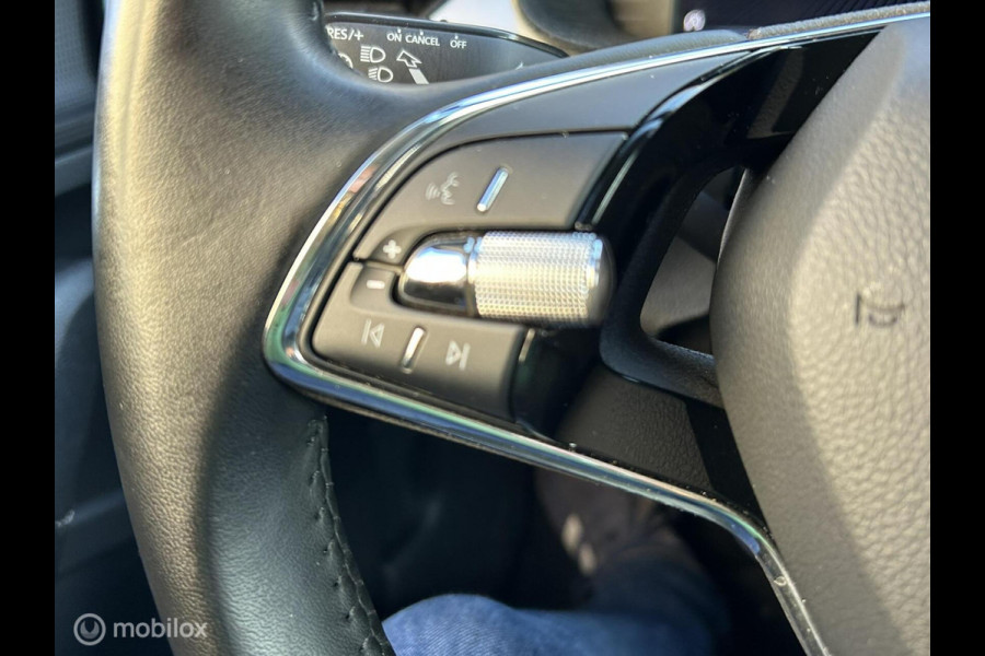 Škoda Kamiq 1.0 TSI Ambition DSG AUTOMAAT / FM nav / Carplay / 17" / Clima