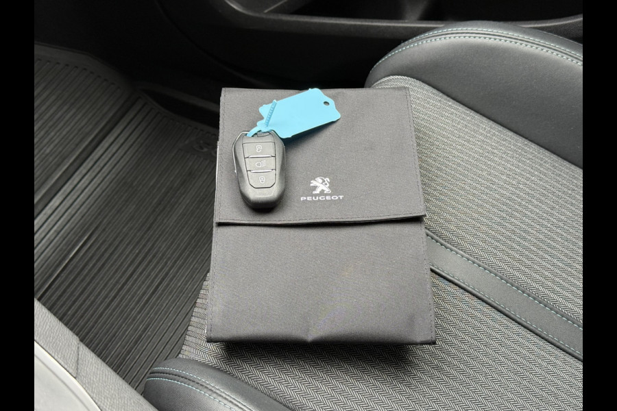 Peugeot 3008 BWJ 2022 | 1.6 HYbrid4 300PK Blue Allure | TREKHAAK | LEDER/STOF | CAMERA A | CLIMA | NAVI | CARPLAY | STOELVERW | PDC 2X |