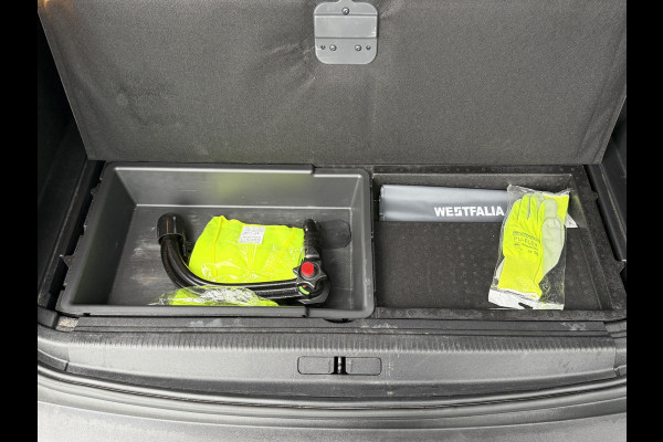 Peugeot 3008 BWJ 2022 | 1.6 HYbrid4 300PK Blue Allure | TREKHAAK | LEDER/STOF | CAMERA A | CLIMA | NAVI | CARPLAY | STOELVERW | PDC 2X |