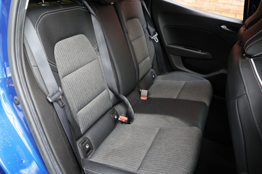 Renault Clio 1.0 TCe Intens | CarPlay | Cruise control | Climate control | PDC | Lederen bekleding | MF Stuur | Regensensor | NL Auto | NAP Logisch | Nieuwe APK