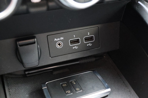 Renault Clio 1.0 TCe Intens | CarPlay | Cruise control | Climate control | PDC | Lederen bekleding | MF Stuur | Regensensor | NL Auto | NAP Logisch | Nieuwe APK