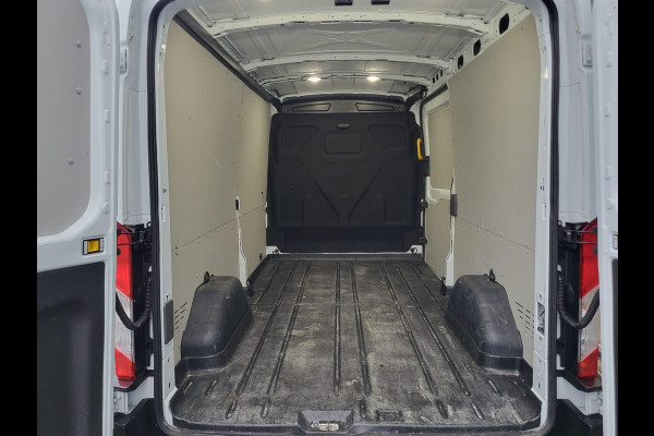 Ford Transit 350 2.0 TDCI L3H2 Trend 130pk | Navigatie Pack | Safety en Comfort Pack | Trekhaak