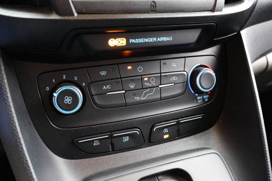 Ford Transit Connect 1.5 EcoBlue 120 PK AUT L2 | CarPlay | Camera | Trekhaak | Cruise control | PDC | Dealer onhouden | Nieuwe APK