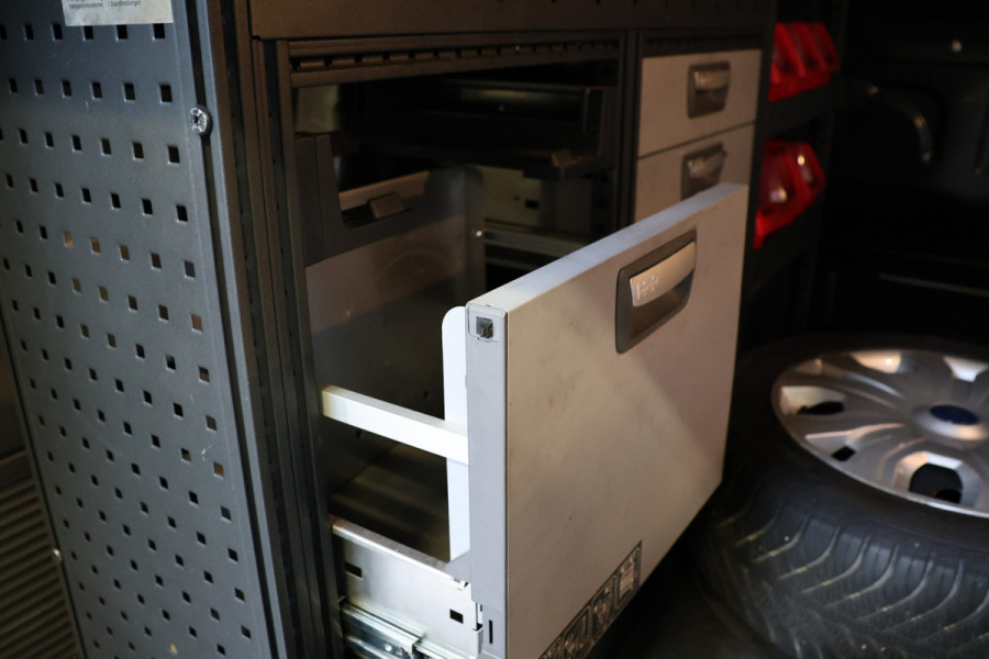 Ford Transit Connect 1.5 EcoBlue 120 PK AUT L2 | CarPlay | Camera | Trekhaak | Cruise control | PDC | Dealer onhouden | Nieuwe APK