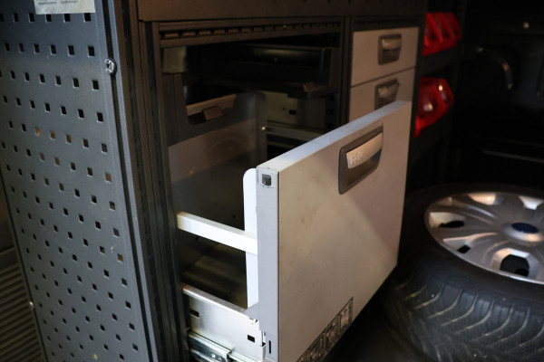 Ford Transit Connect 1.5 EcoBlue 120 PK AUT L2 | CarPlay | Camera | Trekhaak | Cruise control | PDC | Dealer onhouden | Nieuwe APK