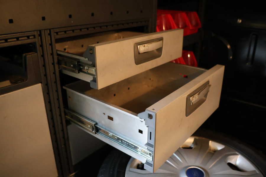 Ford Transit Connect 1.5 EcoBlue 120 PK AUT L2 | CarPlay | Camera | Trekhaak | Cruise control | PDC | Dealer onhouden | Nieuwe APK