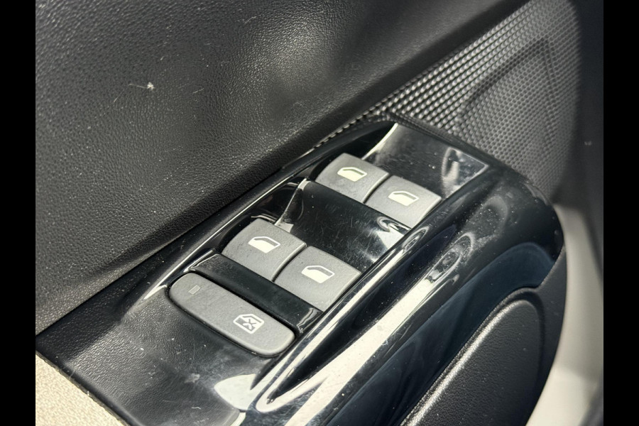 Citroën C3 1.2 PureTech S&S Feel 2e Eigenaar,Automaat,110pk,Dodehoekdetectie,Navi,Camera,Clima,Cruise,Pdc,Distributie vv 2023,Nieuwe Apk bij Aflevering