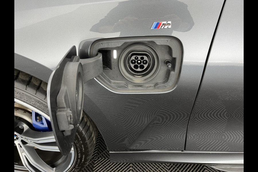 BMW 3-serie 330e M-Sportpack High Executive Performance Pack (INCL-BTW) *HEAD-UP | FULL-LEATHER | FULL-LED | HIFI-SOUND | CAMERA | HEATED-SPORTSEATS | CARPLAY | DIGI-COCKPIT | NAVI-FULLMAP | AMBIENT-LIGHT | ECC | PDC | CRUISE | 19''ALU*