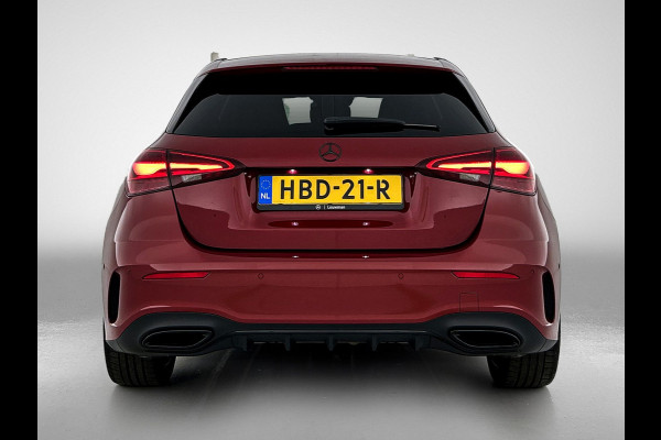 Mercedes-Benz A-Klasse 180 Star Edition AMG Line | Nightpakket | Dodehoekassistent | Smartphone integratie | KEYLESS GO | 19 inch AMG velgen | Sfeerverlichting | Verwarmde stoelen vooraan | Panoramaschuifdak |