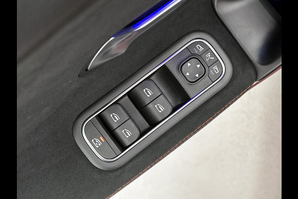 Mercedes-Benz A-Klasse 180 Star Edition AMG Line | Nightpakket | Dodehoekassistent | Smartphone integratie | KEYLESS GO | 19 inch AMG velgen | Sfeerverlichting | Verwarmde stoelen vooraan | Panoramaschuifdak |