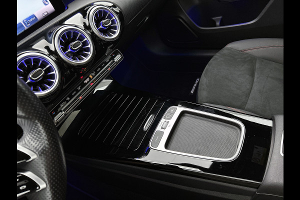 Mercedes-Benz A-Klasse 180 Star Edition AMG Line | Nightpakket | Dodehoekassistent | Smartphone integratie | KEYLESS GO | 19 inch AMG velgen | Sfeerverlichting | Verwarmde stoelen vooraan | Panoramaschuifdak |
