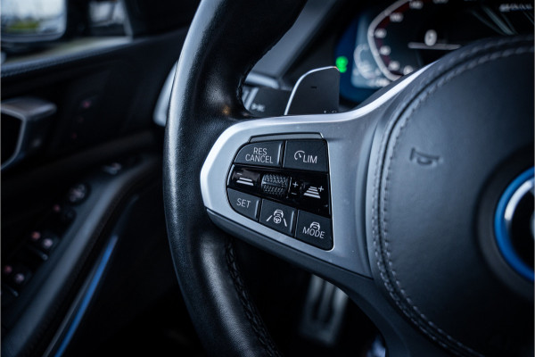 BMW X5 xDrive45e Executive - M-Sport l Panorama l HUD l ACC l Sfeerverl.